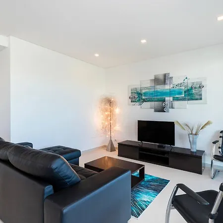 Luxury Close To The Cente شقة *